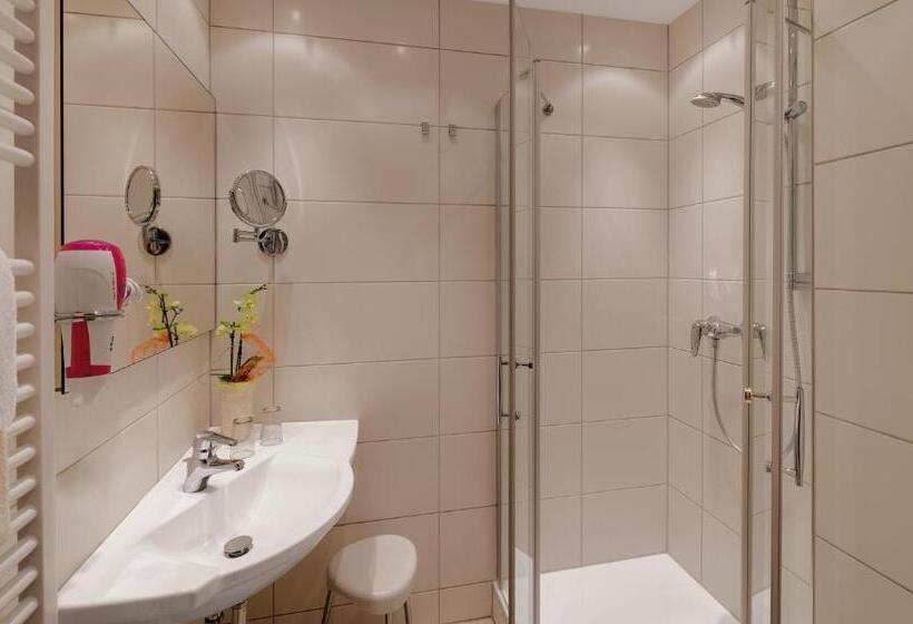 Номер Стандарт Трехместный, Pfalzhotel Asselheim