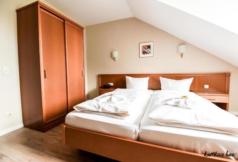 اتاق استاندارد با چشمانداز باغ, Blutenburg