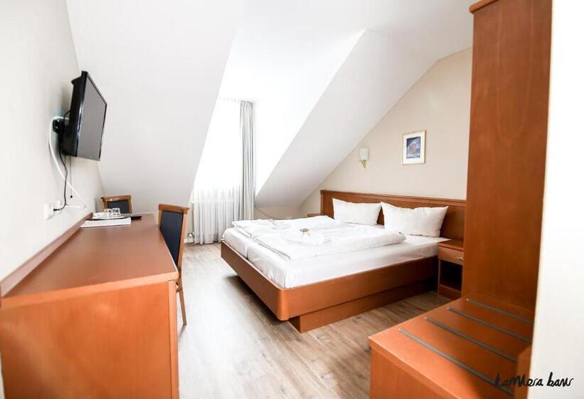 اتاق استاندارد با چشمانداز باغ, Blutenburg