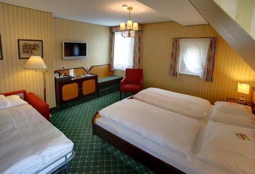 חדר סטנדרט לשלושה, Brauereigasthof Landwehr Bräu