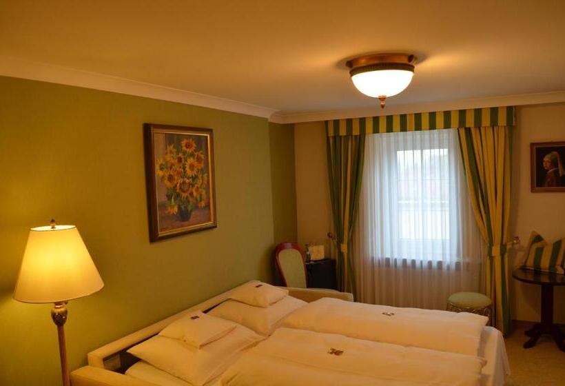 חדר סטנדרט לארבעה, Brauereigasthof Landwehr Bräu