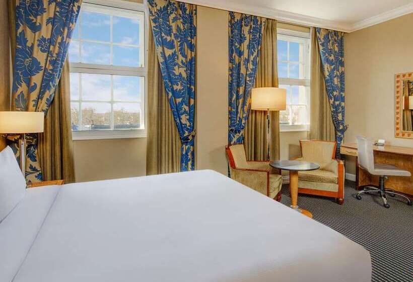 Номер Deluxe, Hilton Dresden An Der Frauenkirche
