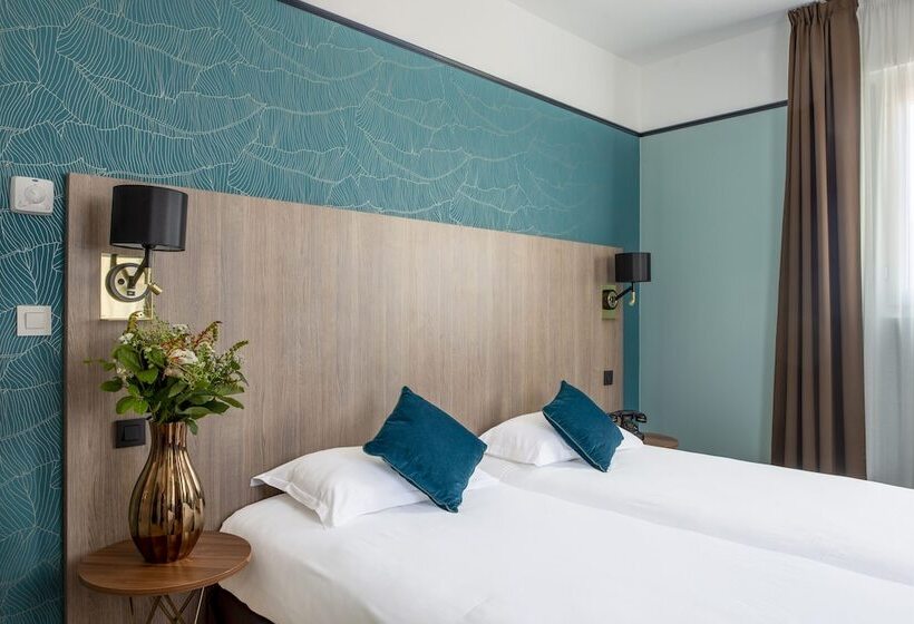 Полулюкс, Hôtel Le Bristol