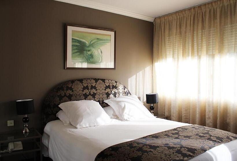 Полулюкс Престиж, Hostellerie Du Grand Saint Antoine