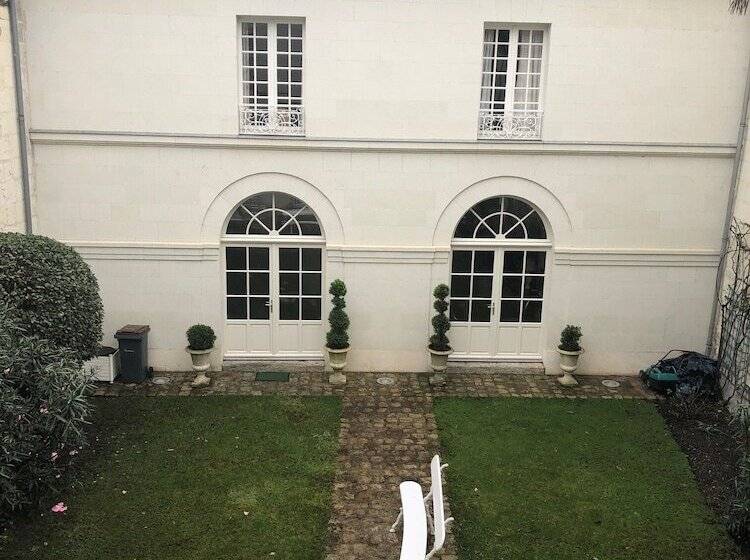 Семейный Номер, Kyriad Saumur Hyper Centre Hôtel Appartements Et Spa Soins Sothys Paris