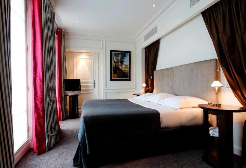 سوییت جونیور, La Tremoille Paris
