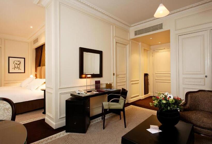سوییت جونیور, La Tremoille Paris