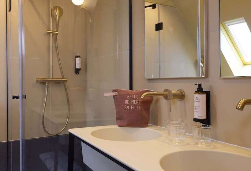 سوییت جونیور, Hôtel Jardin De Cluny