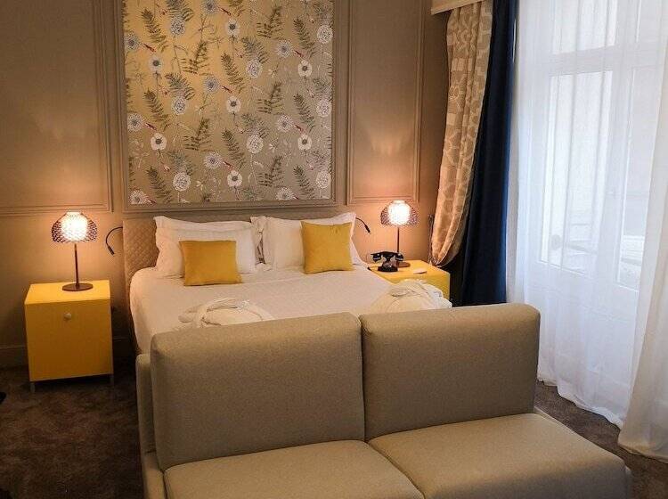 اتاق لوکس, Grand Hotel Bellevue   Grand Place