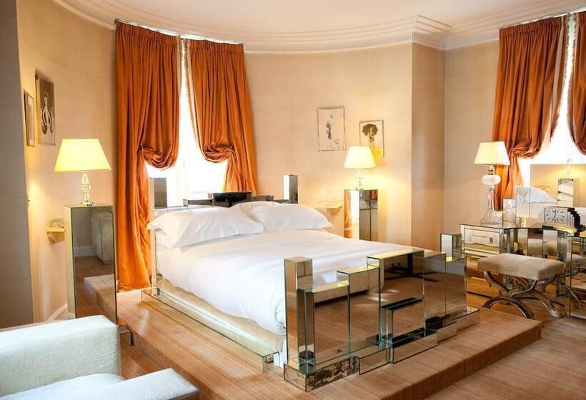 اتاق لوکس, L Hôtel