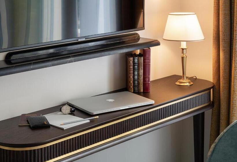 Номер Superior с Террасой, Hôtel & Spa Napoléon