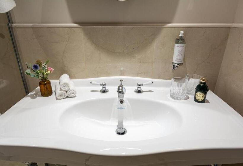 Люкс, Hôtel & Spa Napoléon