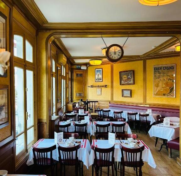Номер Стандартный с Видом, & Restaurant Le Central Trouville