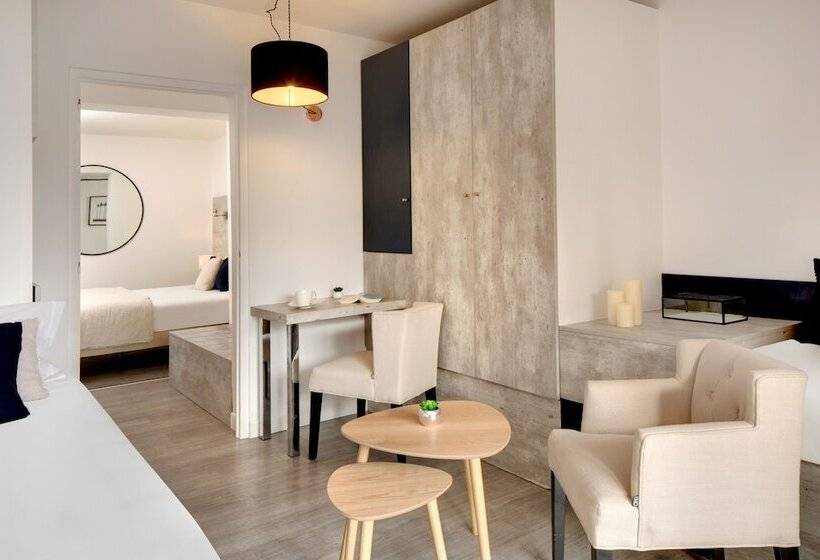 سوییت جونیور با چشم‌انداز استخر, & Spa Les Mouettes
