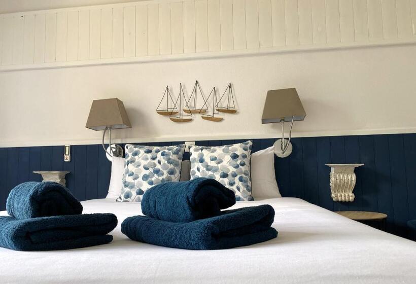 Трехместный Номер Комфорт, Hôtel Bien être Aux Cyprès De Marquay