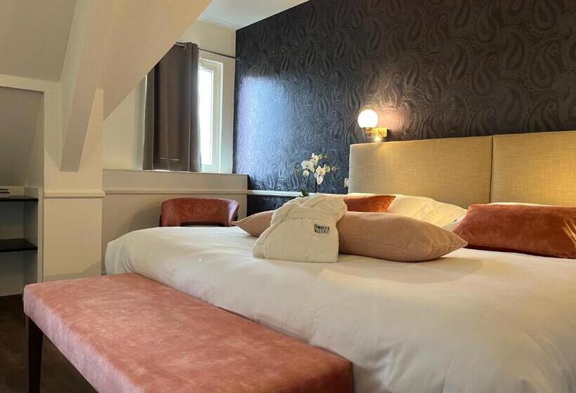 디럭스 룸 킹사이즈 침대, Hôtel La Truffe Noire