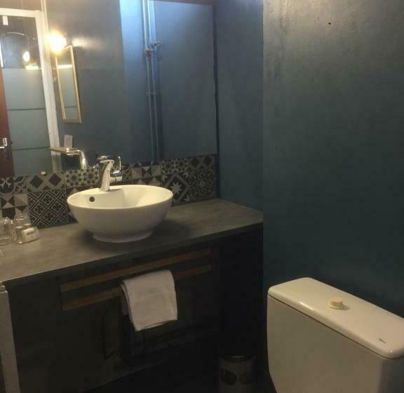 Номер Стандарт, Hôtel Saint Hubert