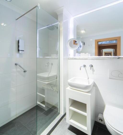 Номер Deluxe Вид на Море, Van Der Valk Hotel Saint Aygulf