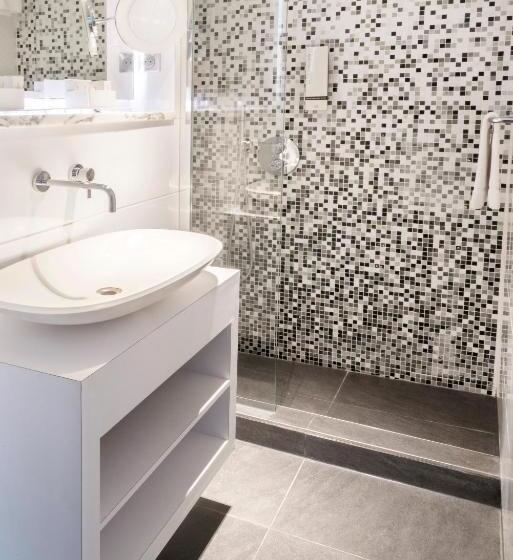 Люкс Вид на Море, Van Der Valk Hotel Saint Aygulf
