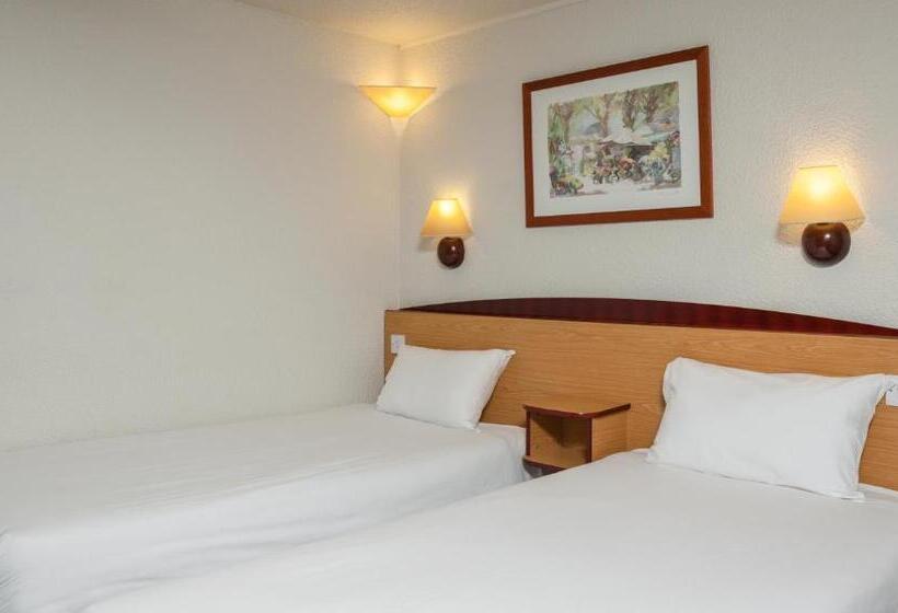 Номер Стандарт, Campanile Hotel   Basildon   East Of London