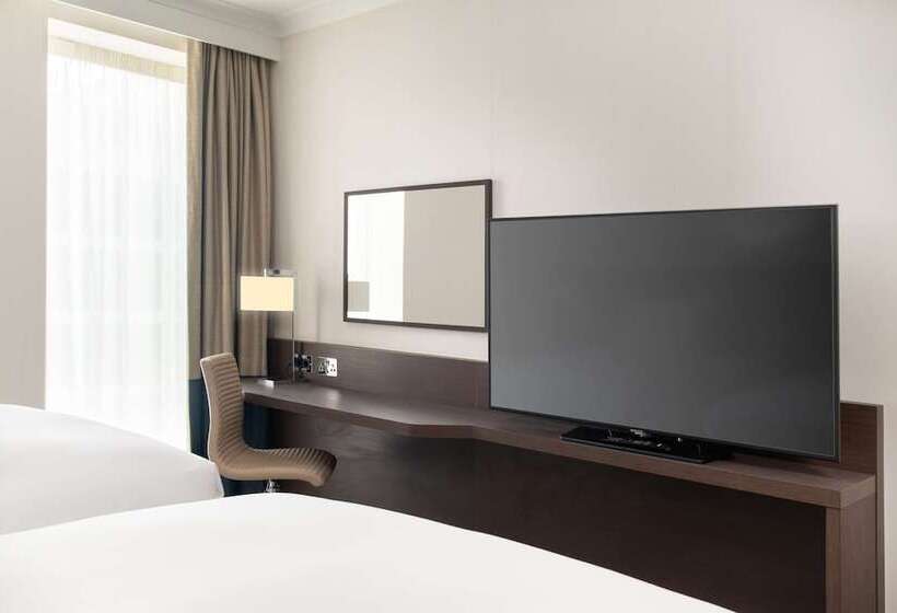 Номер Deluxe, Hilton London Gatwick Airport