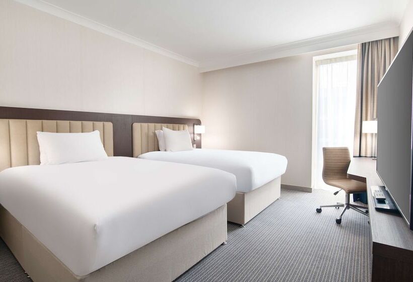 חדר דלוקס, Hilton London Gatwick Airport