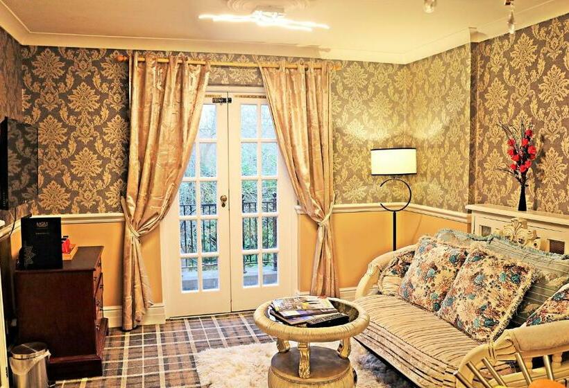 سوئیت پرزیدنت, Muthu Belstead Brook