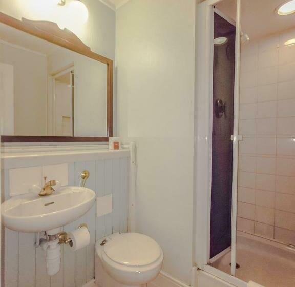 اتاق استاندارد یک نفره, Muthu Belstead Brook