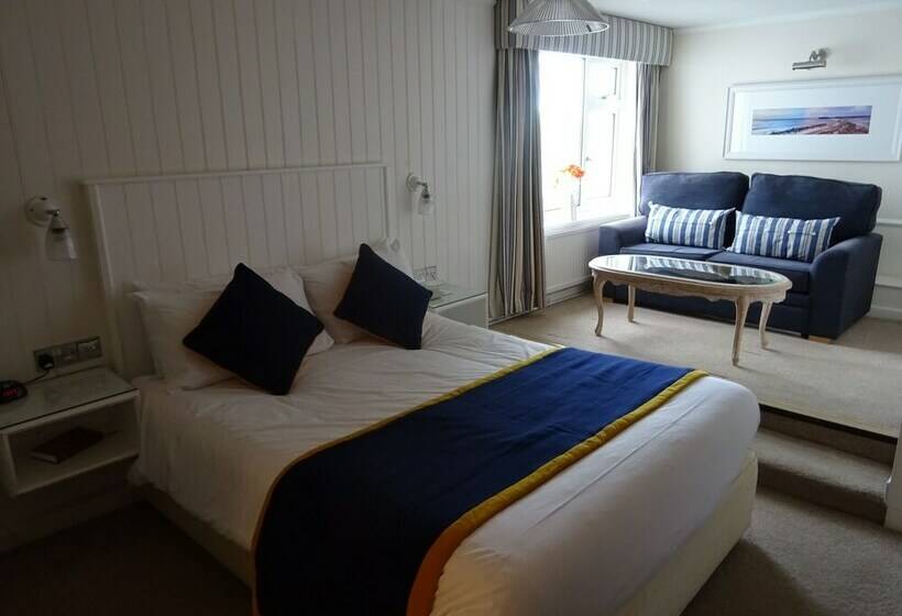 Семейный Номер, Trearddur Bay
