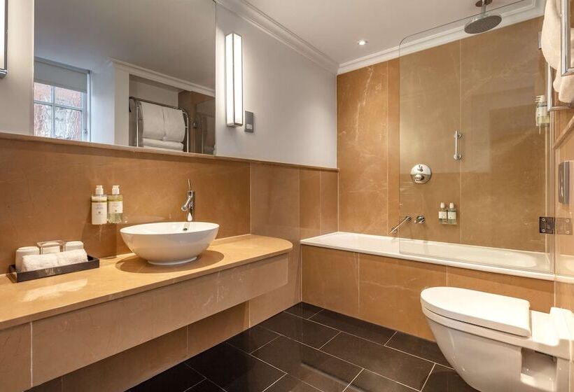 Номер Стандарт, Radisson Blu Hotel, London Bloomsbury
