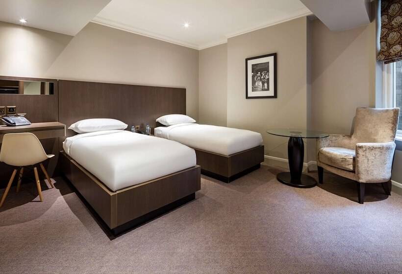 Номер Superior, Radisson Blu Hotel, London Bloomsbury