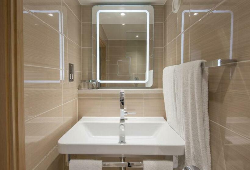Номер Стандарт, Hilton London Metropole