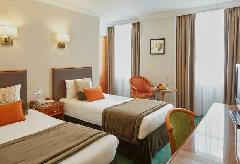 Cameră Standard, Lancaster Gate