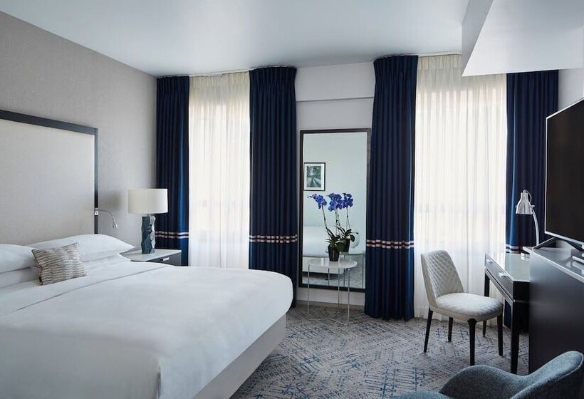 Номер Superior с Видом, London Marriott Hotel Grosvenor Square