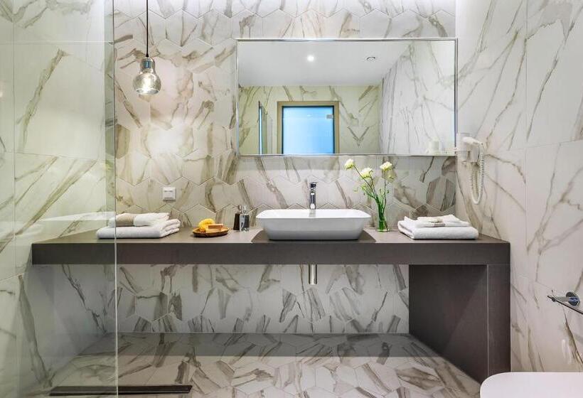 سوئیت پنت هاوس, Ammon Zeus Luxury Beach