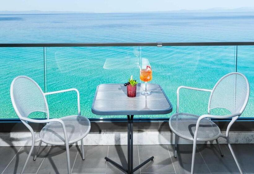 اتاق لوکس با چشم‌انداز دریا, Ammon Zeus Luxury Beach