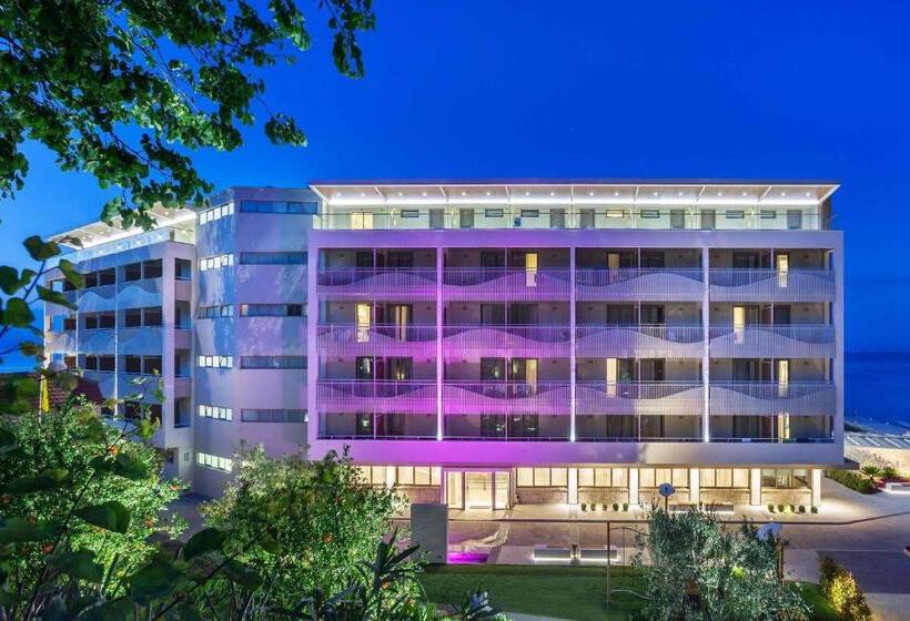 اتاق پریمیوم با چشم‌انداز باغ, Ammon Zeus Luxury Beach