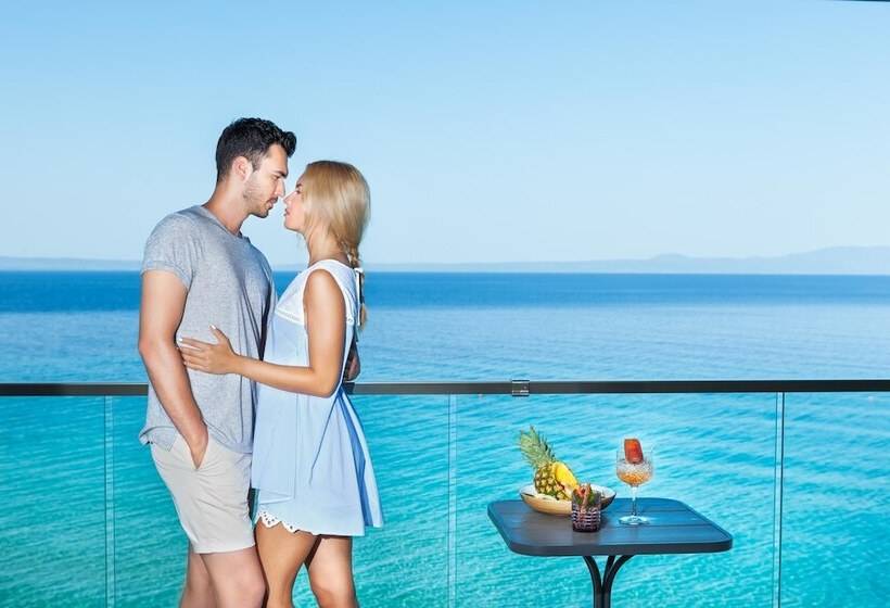 سوئیت پنت هاوس, Ammon Zeus Luxury Beach