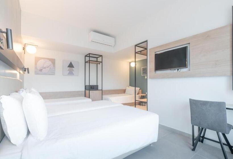 스탠다드 4인용 룸 측면 바다 전망, Avra By Smile Hotels
