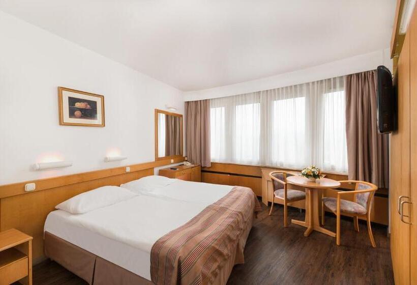 Номер Economy, Budapest