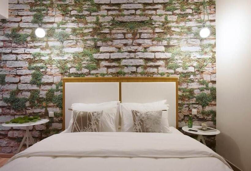 Superior Interior Room, City Hotel Thessaloniki