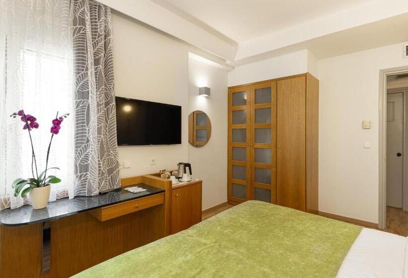 سوئیت جونیور با چشم‌انداز, City Hotel Thessaloniki