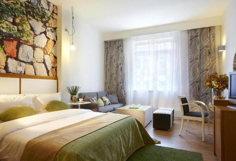 سوییت جونیور با چشم‌انداز شهر, City Hotel Thessaloniki