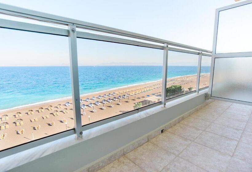 غرفة قياسية مطلّة علي البحر, Riviera