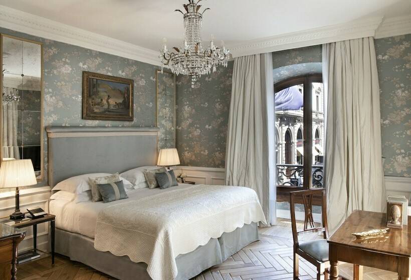 سوییت جونیور, Helvetia&bristol Firenze – Starhotels Collezione