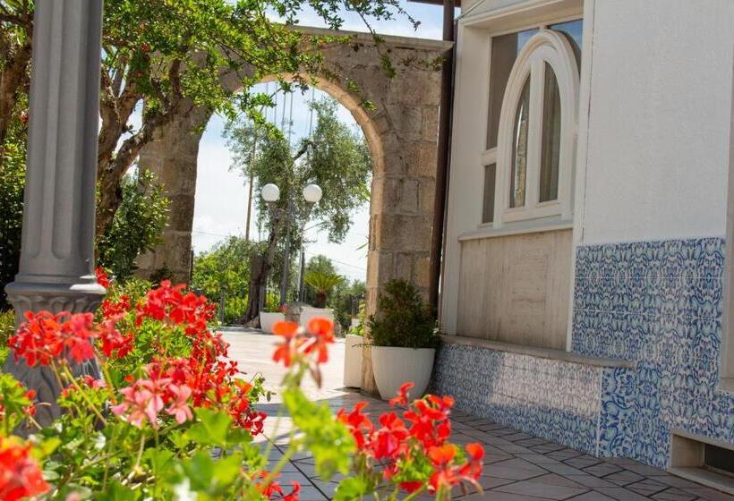 غرفة عائلية, Apeneste