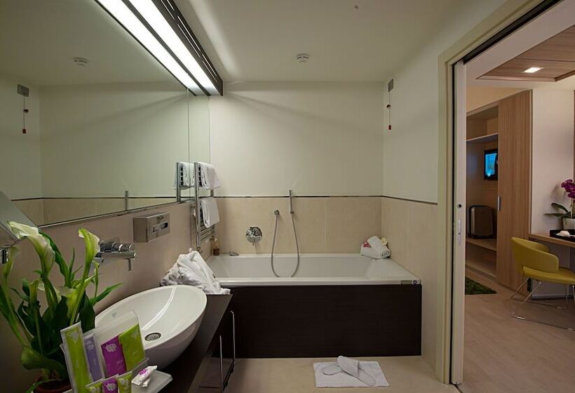 سوییت, As Hotel Limbiate Fiera
