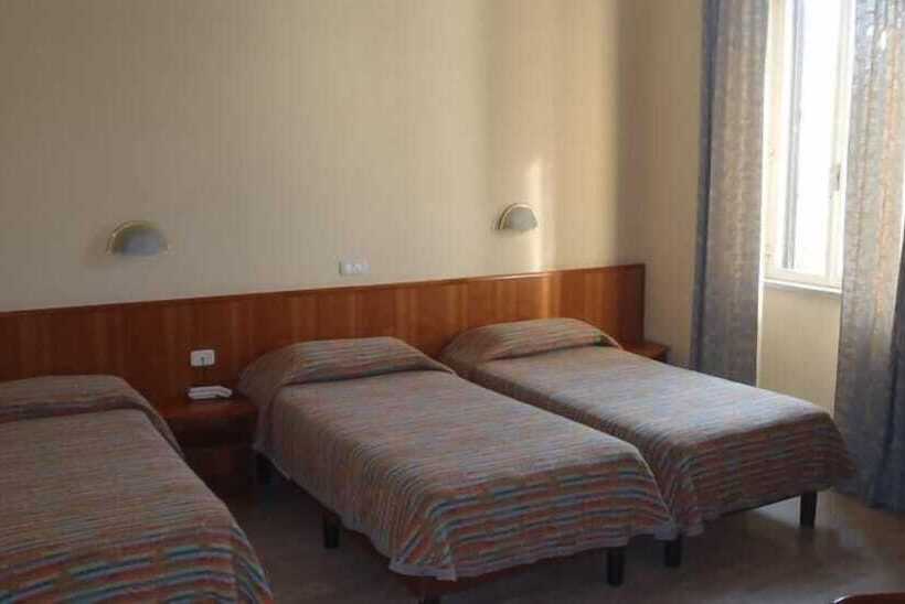 Номер Стандарт Трехместный, Nouvel Hotel Des Bains