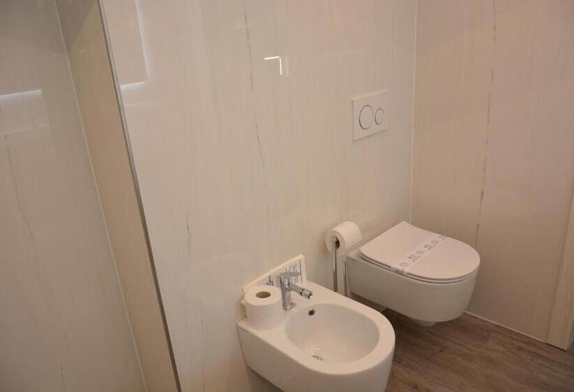 스위트, Grand Hotel Liberty