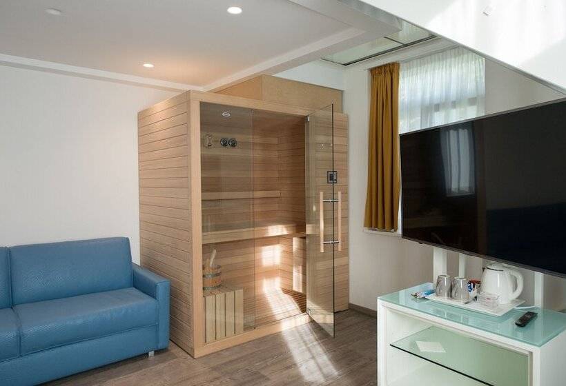 스위트, Grand Hotel Liberty